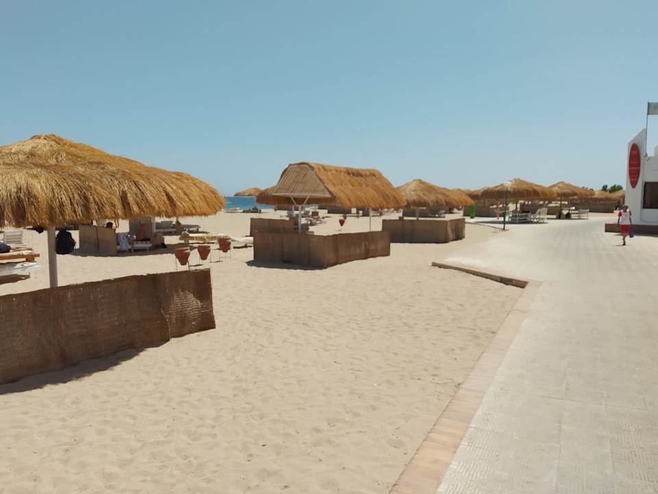 Strand Menaville Safaga