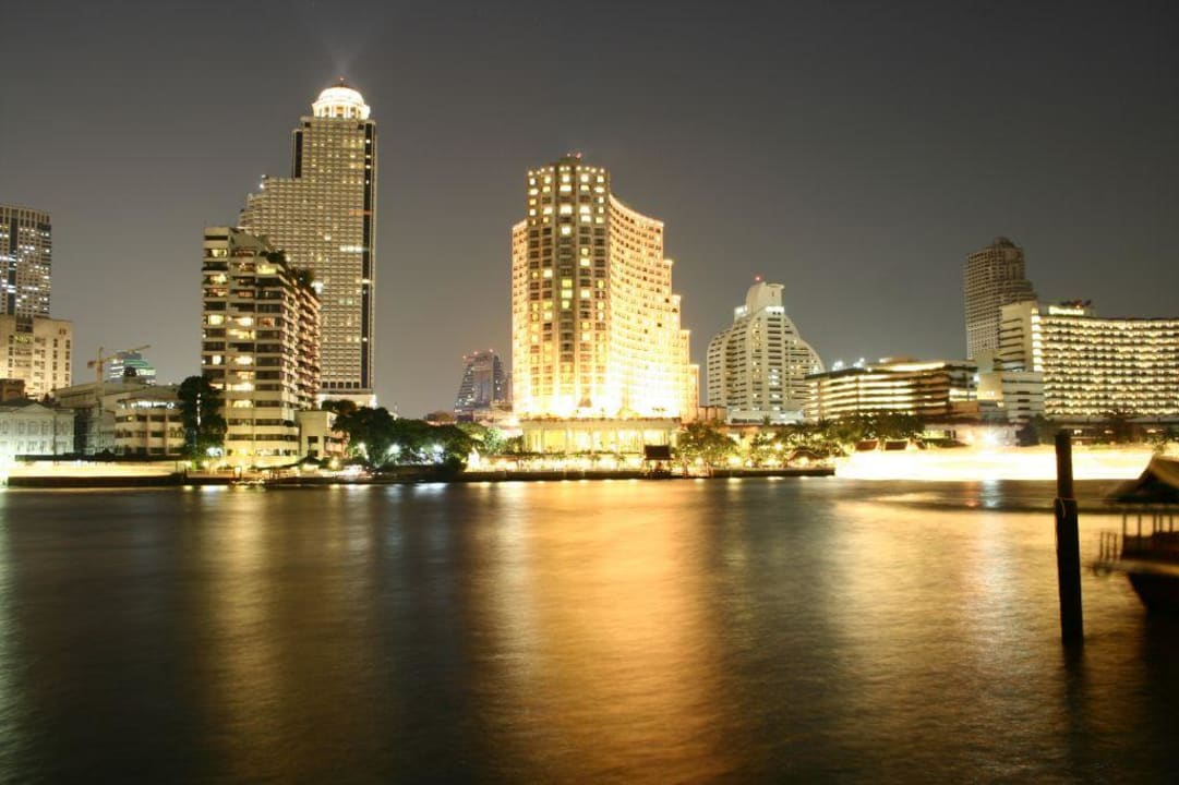 Blick von der Terrasse des Peninsula Hotels Hotel The Peninsula Bangkok