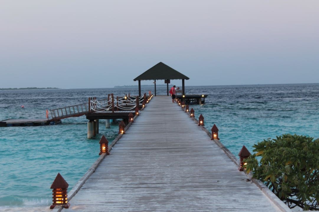 Der Steg!  Adaaran Select Meedhupparu Island Resort - Premium All Inclusive