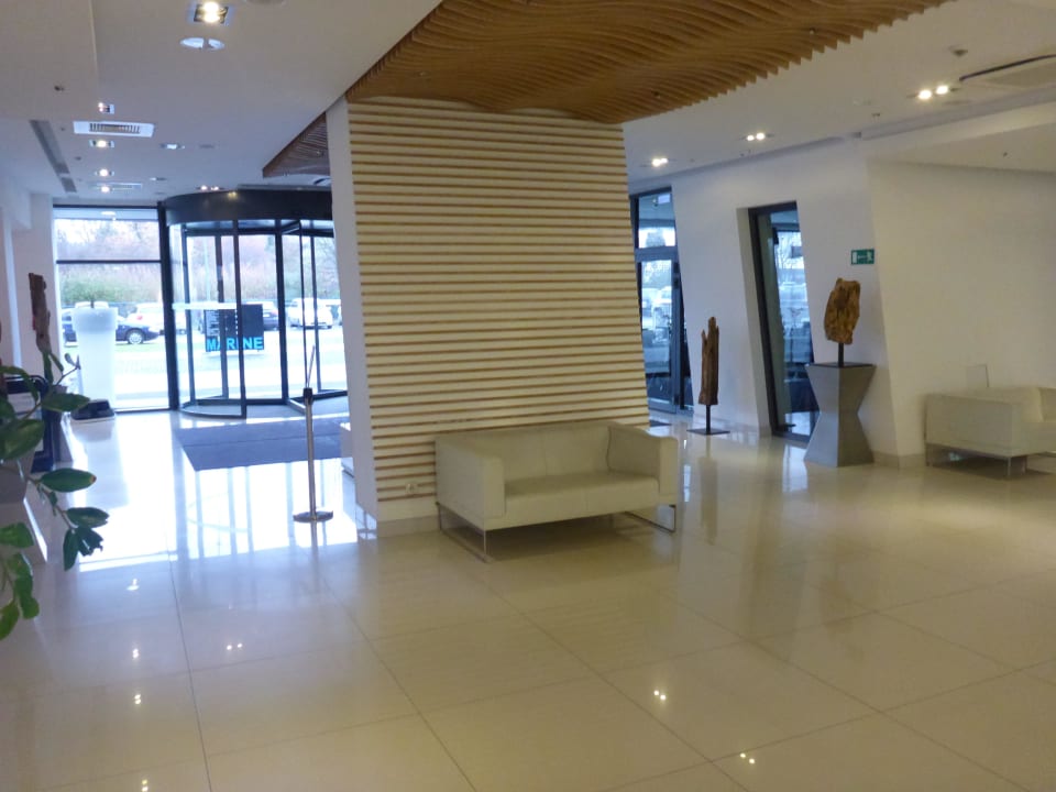 Recepcja Marine Hotel by Zdrojowa