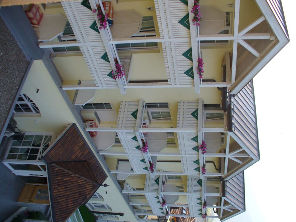 Blick vom Balkon zum Anbau Wanderhotel Vinschgerhof