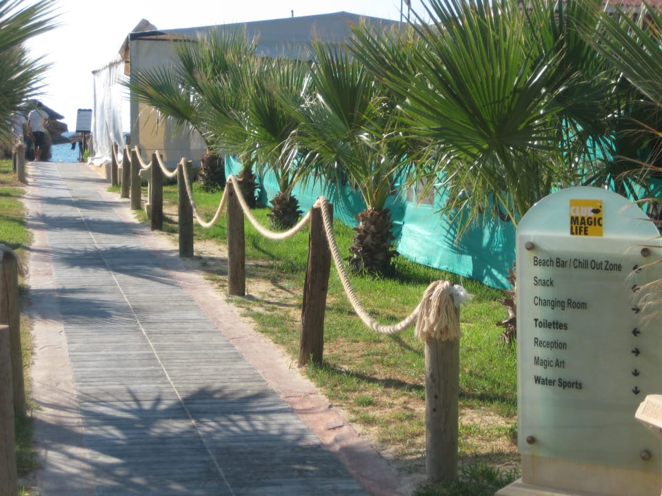 Weg zum Strand TUI MAGIC LIFE Africana