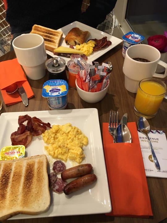 Tolles Frühstück Mercure Paris Montmartre Sacré Coeur