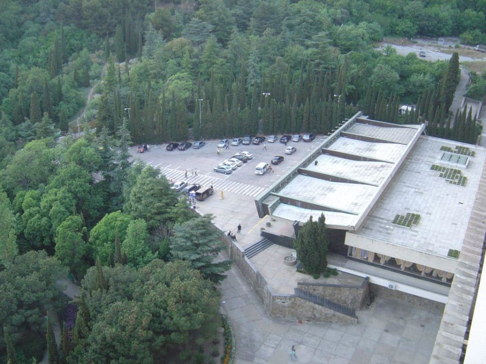 Вид с терассы Yalta Intourist Hotel