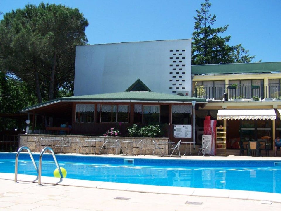 Poolseite Tintyava Park Hotel
