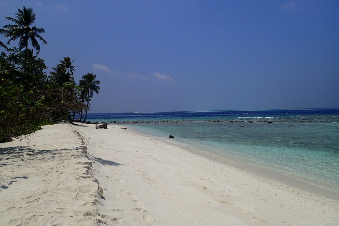 Bungi 121, schön aber nicht zum Schwimmen geeignet Filitheyo Island Resort