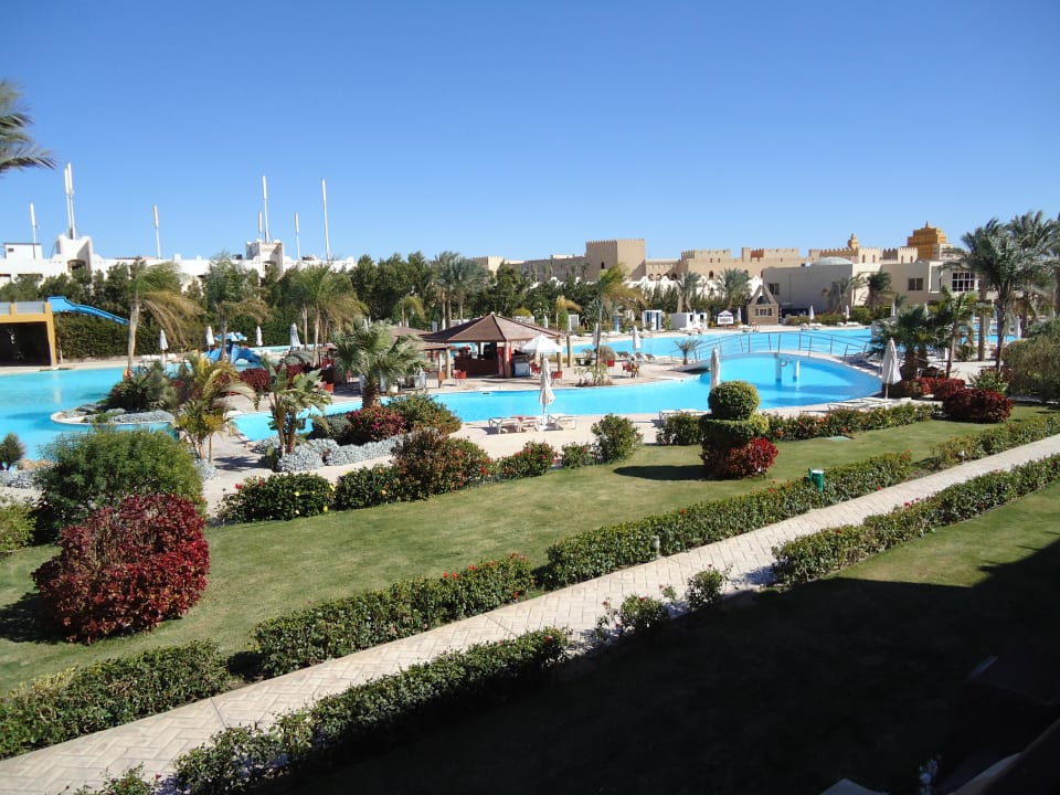 Gartenanlage mit Blick zum Pool Prima Life Makadi Resort