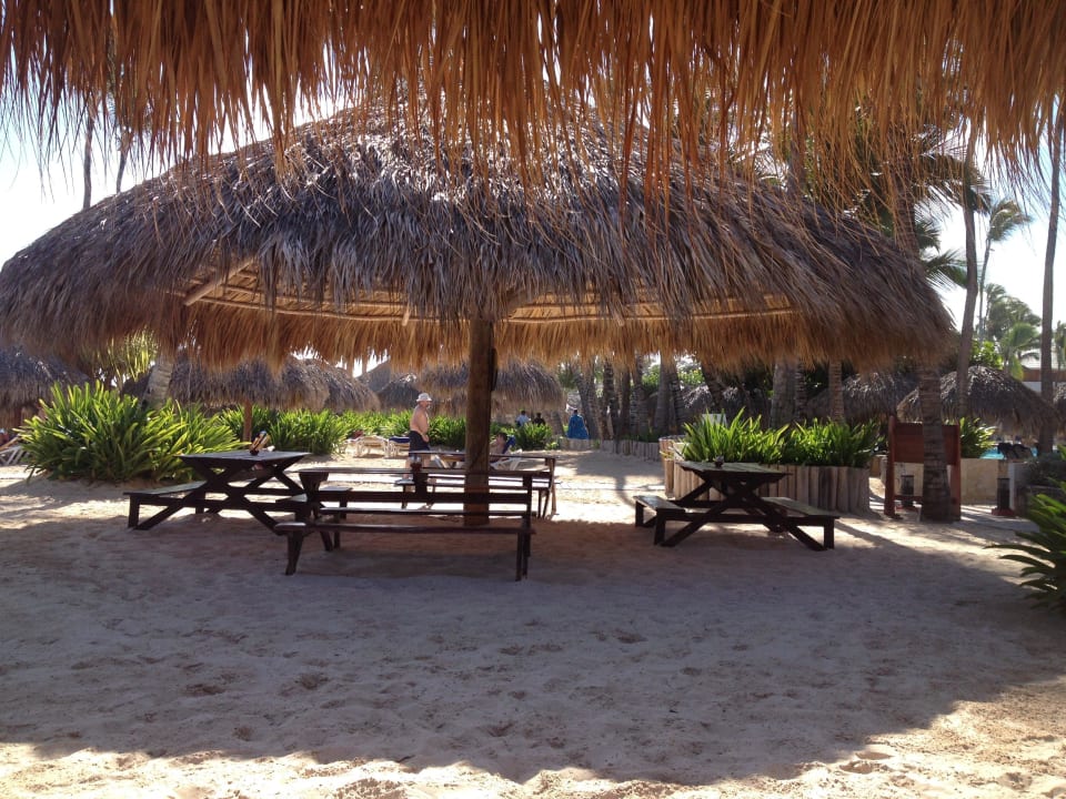 Sitzgelegenheit des Strandrestaurant Iberostar Waves Punta Cana