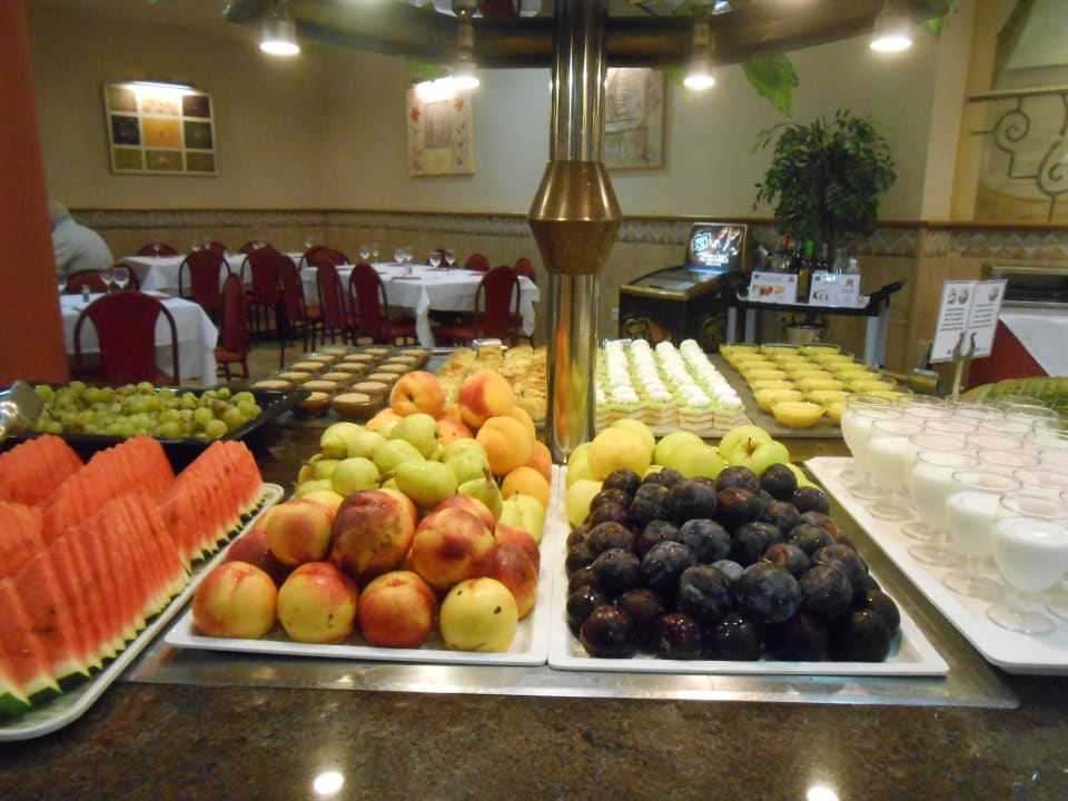 Obst und Gebäck htop Royal Sun Suites