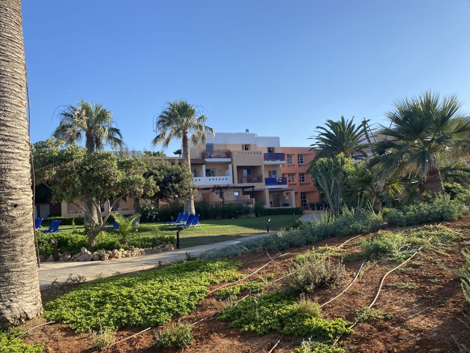 Gartenanlage Anissa Beach & Village