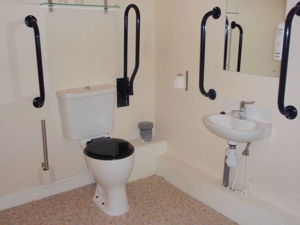 Bad Hotel Sky Plaza Cardiff Airport