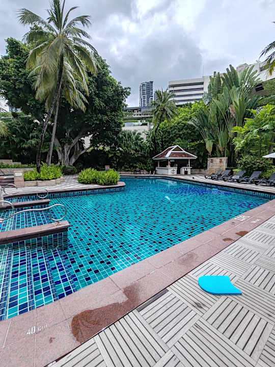 Pool Centara Grand at Central Plaza Ladprao Bangkok