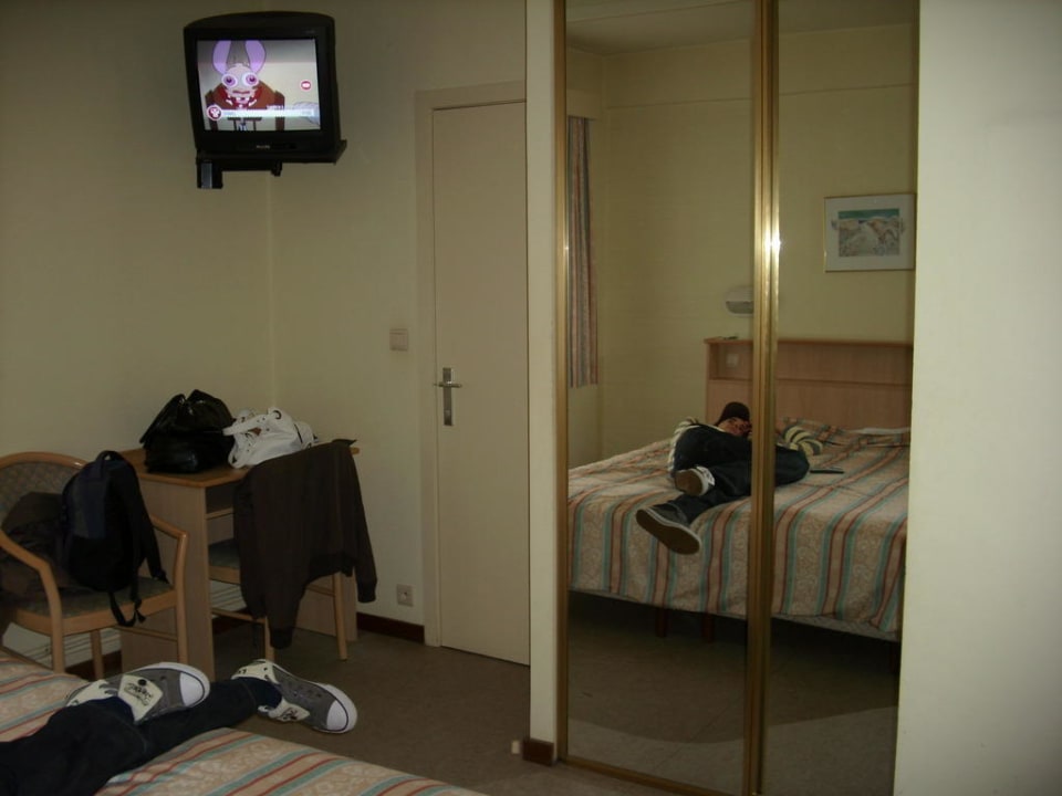 Blick vom Bett in Richtung Bad Hotel Vakantiecentrum Neutralia