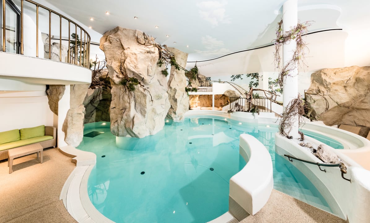 Pool Hotel Almhof Call