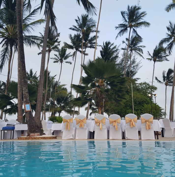 Pool TUI Blue Bahari Zanzibar