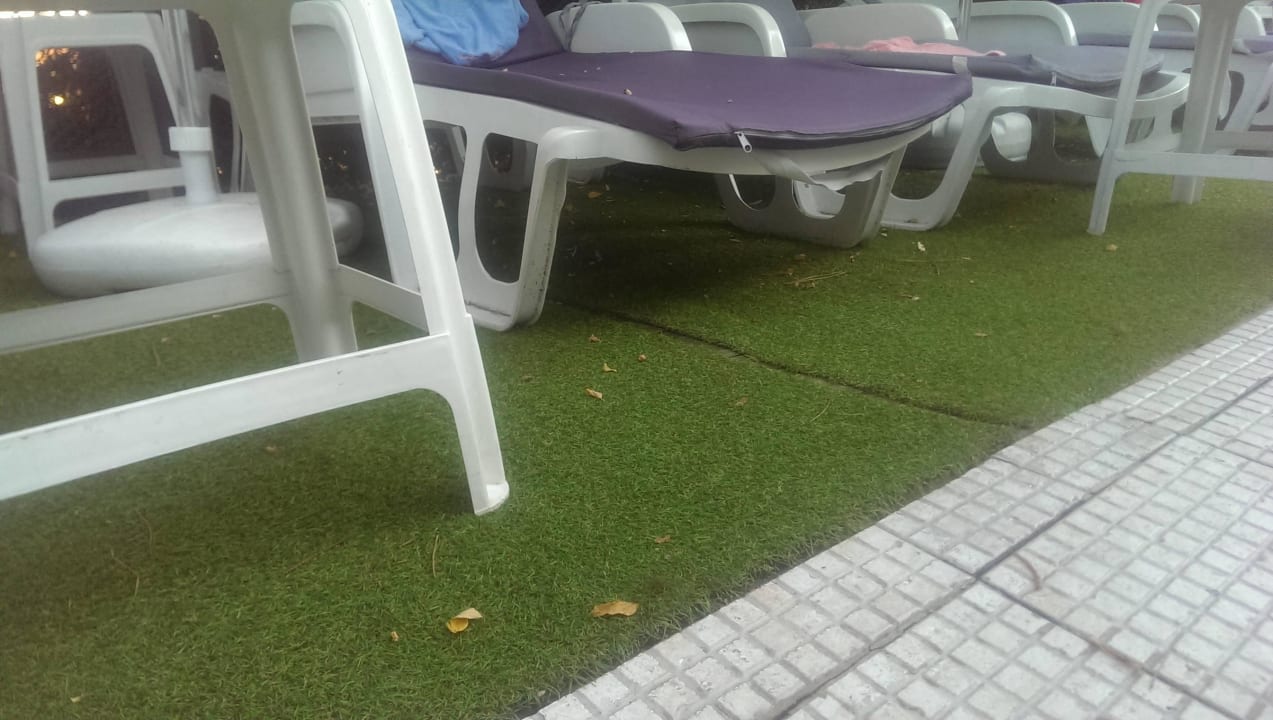 Wird alles liegen gelassen  Park Hotel Golden Beach