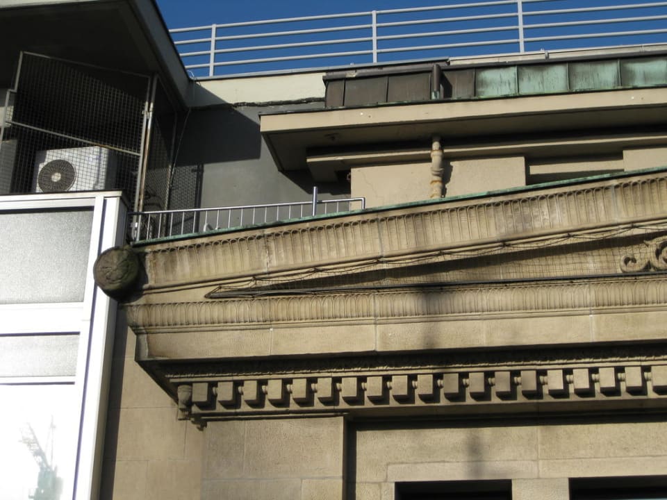 Direkt gegenüber Hotel am Augustinerplatz