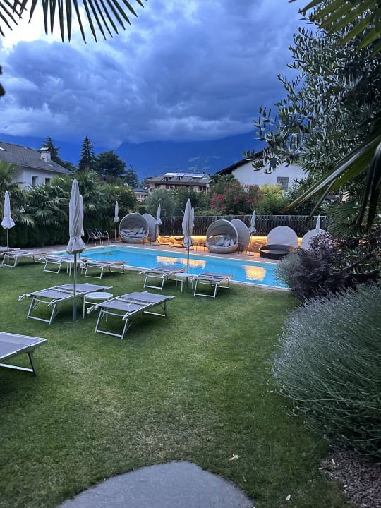 Pool Hotel Ladurner