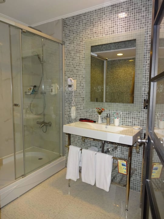 Badezimmer Limak Lara Deluxe Hotel & Resort