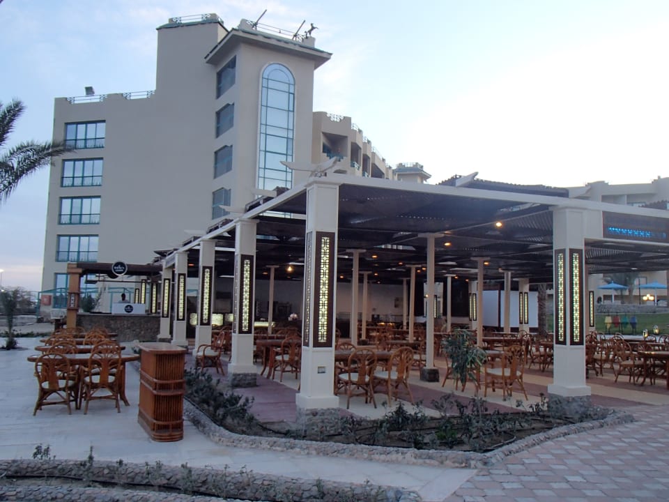 Gastro Moreno Horizon Spa & Resort