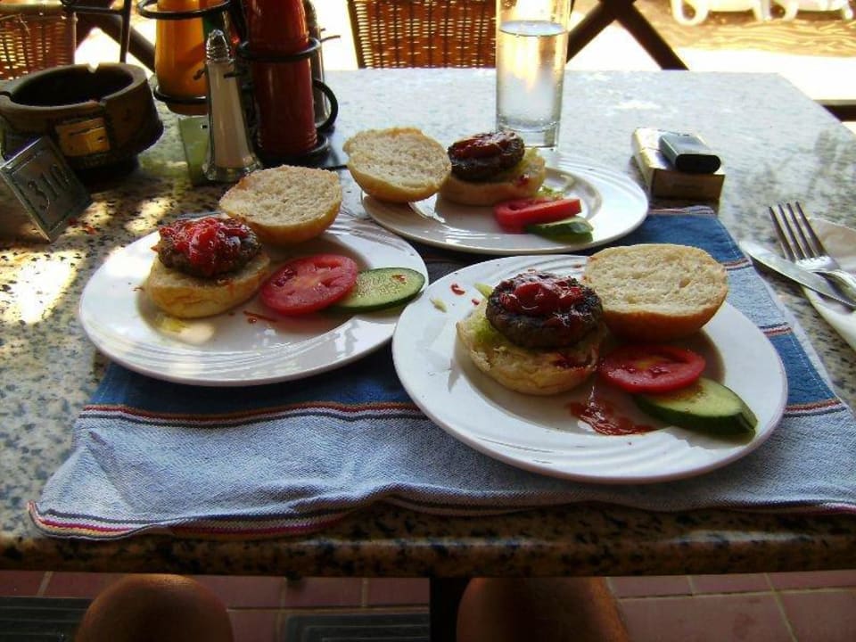Kleine aber leckere Portionen an der Strandbar Hotel Sea Club Stella Di Mare