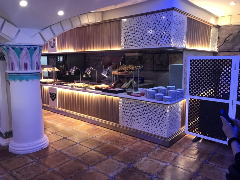 Gastro Kamelya Aishen Club