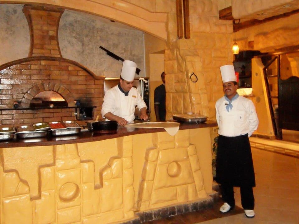 Showcooking im Hauptrestaurant Pickalbatros Alf Leila Wa Leila Resort - Neverland Hurghada