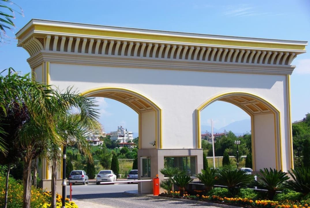 Eingang Diamond Excellence Resort & Spa