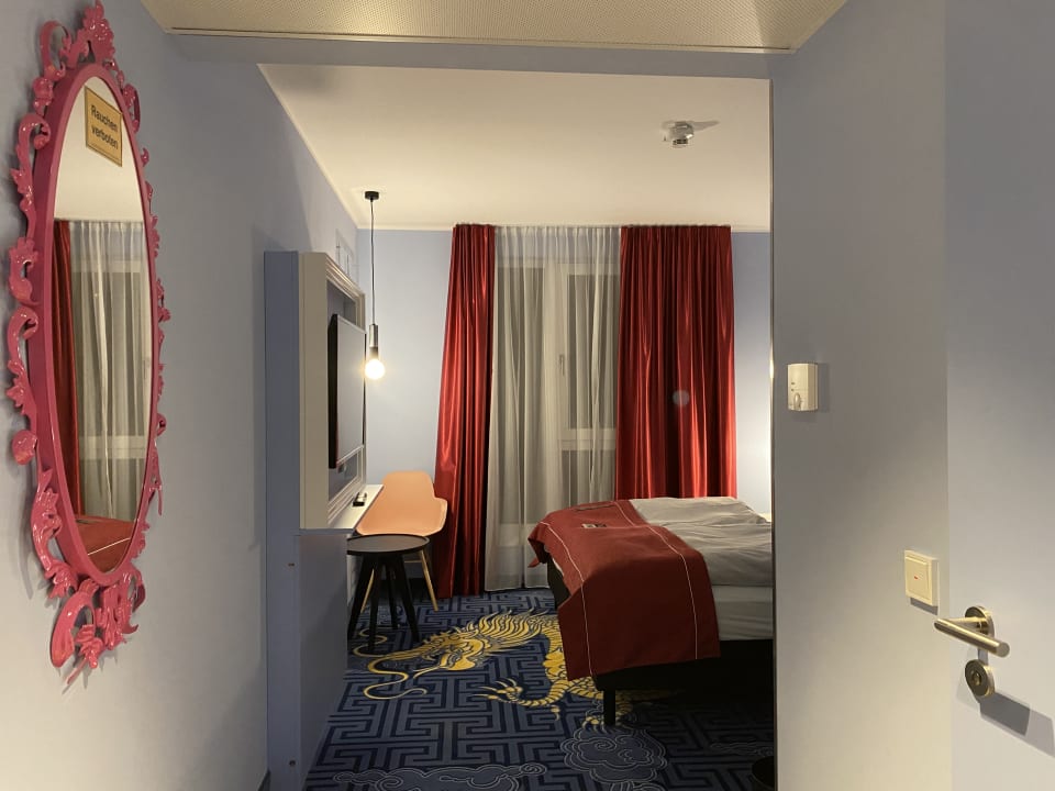 Zimmer Holiday Inn - the niu, Mood Mainz