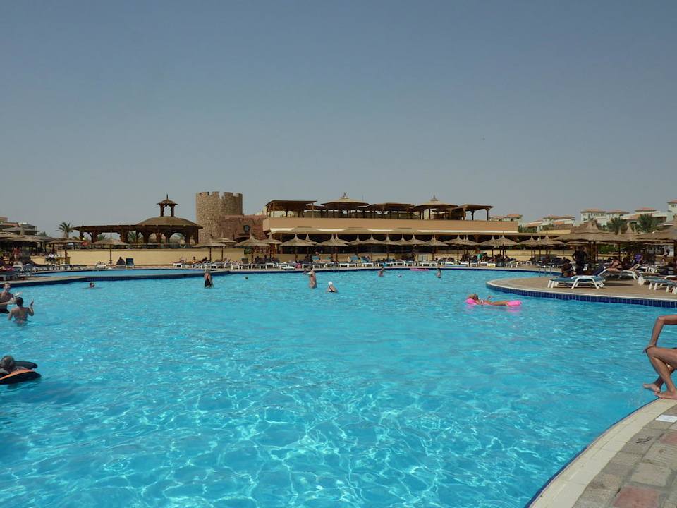 Einer von drei Pools Pickalbatros Dana Beach Resort - Hurghada
