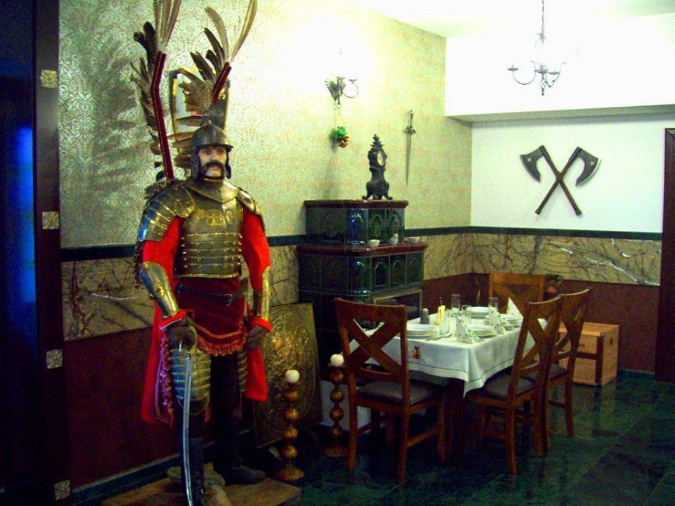 Sala restauracyjna Tematyczny Ośrodek Sportowo-Rekreacyjny Dwór Zawiszy