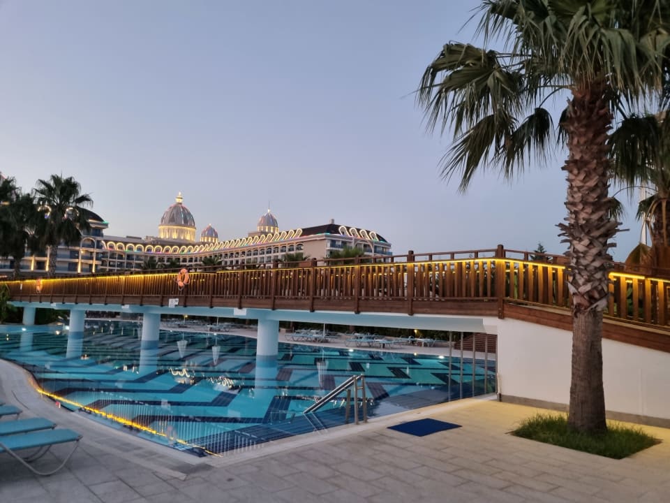 Außenansicht Saturn Palace Resort Hotel