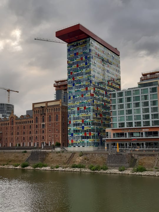 Außenansicht INNSiDE by Meliá Düsseldorf Hafen