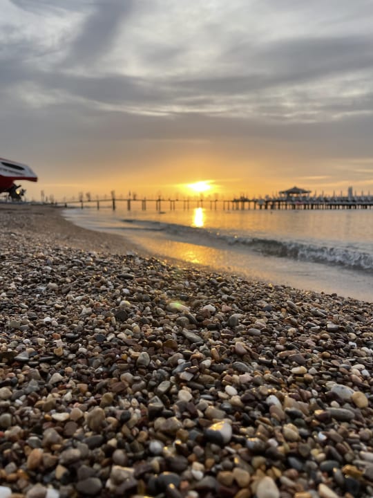 Strand Saturn Palace Resort Hotel