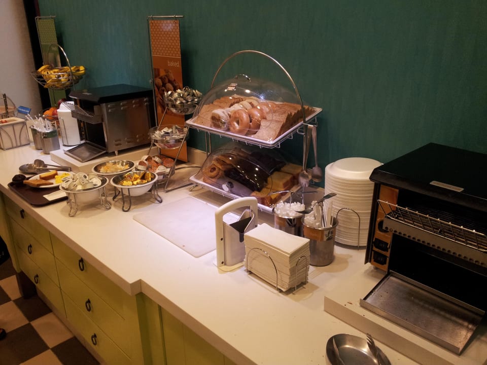 Früchte, Toast, Marmeladen Hotel Hampton Inn & Suites San Juan