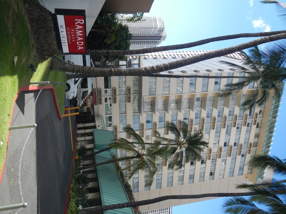 Außenansicht Hotel Ramada Plaza Waikiki