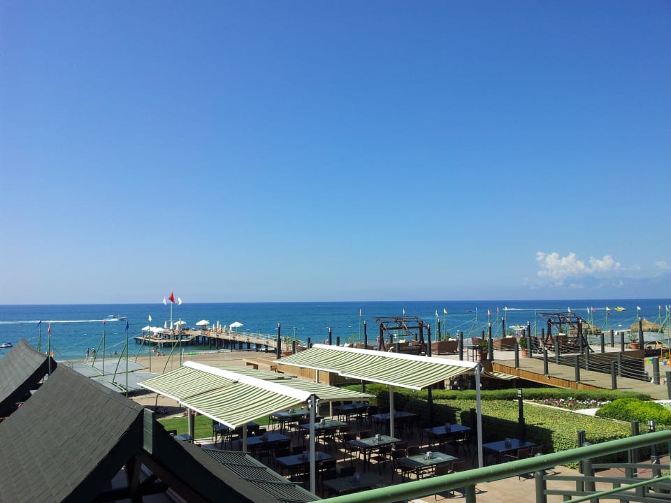 Blick von der Sportterrasse Limak Lara Deluxe Hotel & Resort