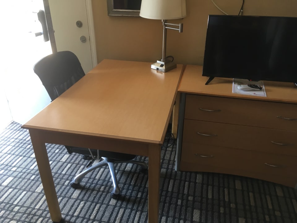 Zimmer The Executive Inn & Suites