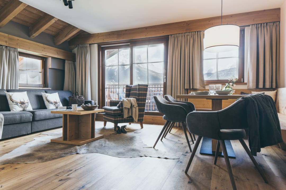 Zimmer PUR. Suites & Chalets in Lermoos