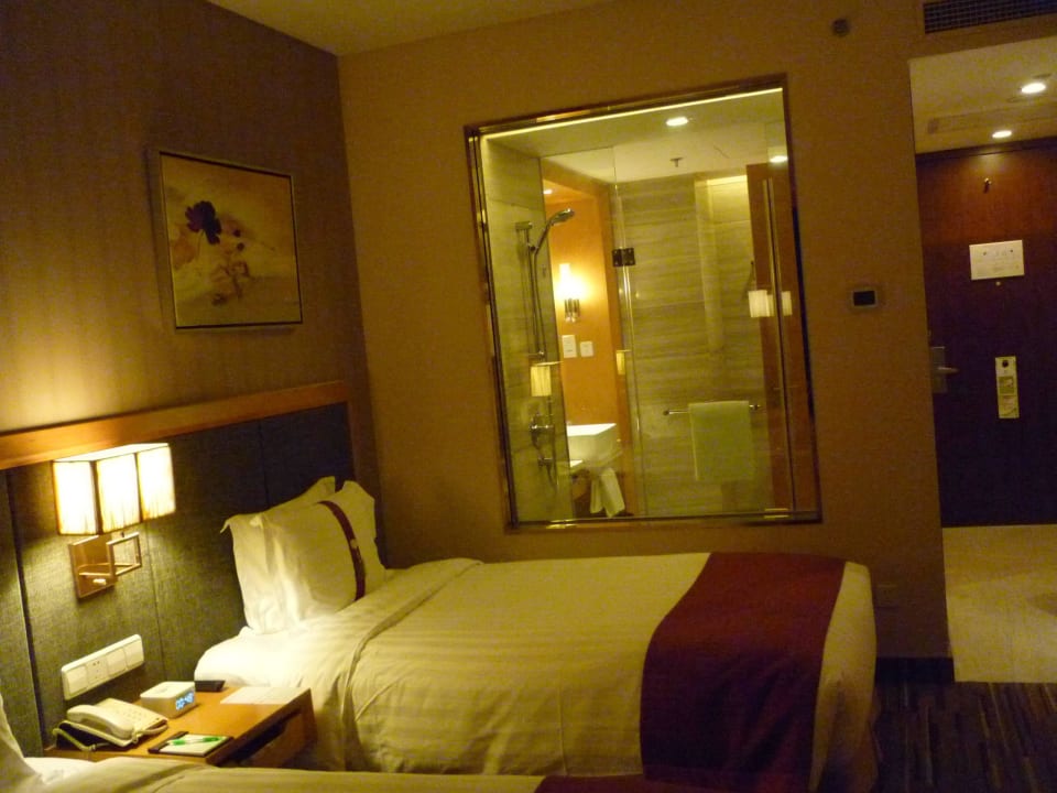 Двухместный номер стандарт Holiday Inn Shanghai Jinxiu