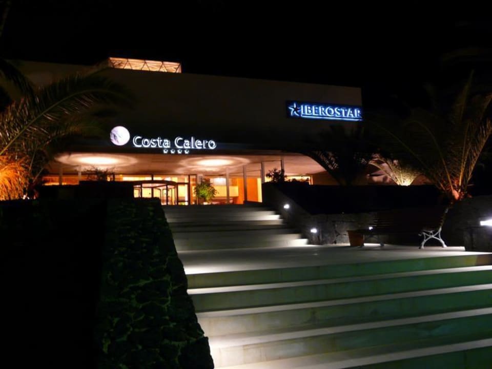 Hoteleingang Hotel Costa Calero
