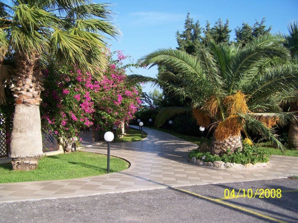 Grüne Gartenanlage Hotel Kalithea Mare Palace