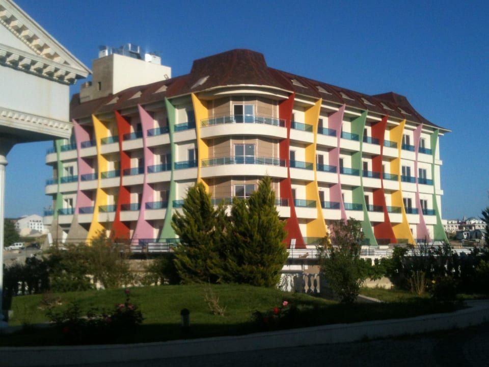 The Colours West - schön bunt -  Ramada Resort by Wyndham Side