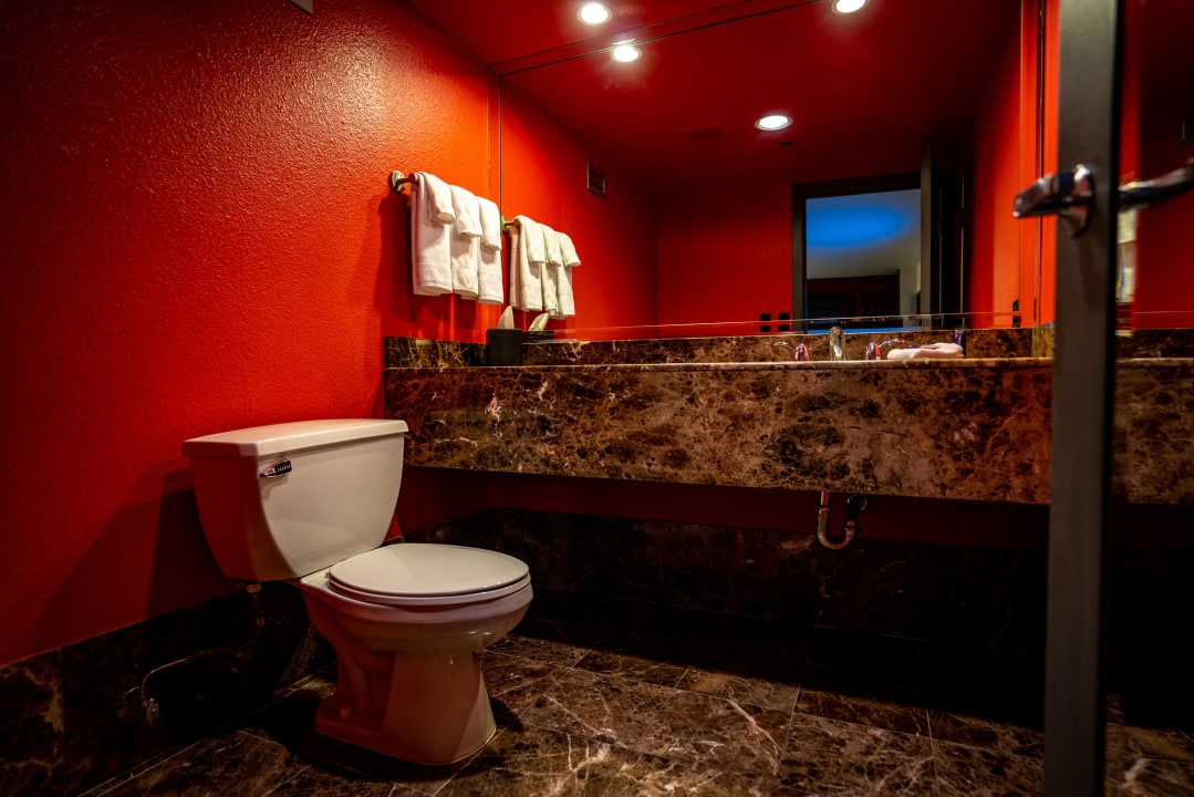 Zimmer Virgin Hotels Las Vegas, Curio Collection by Hilton