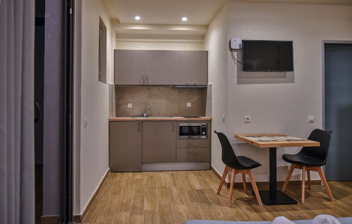 Zimmer Del Mar 'Adults Only'