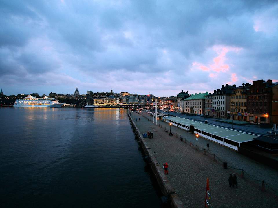 Hostel wieczorową porą M/S Birger Jarl Hostel & Hotel