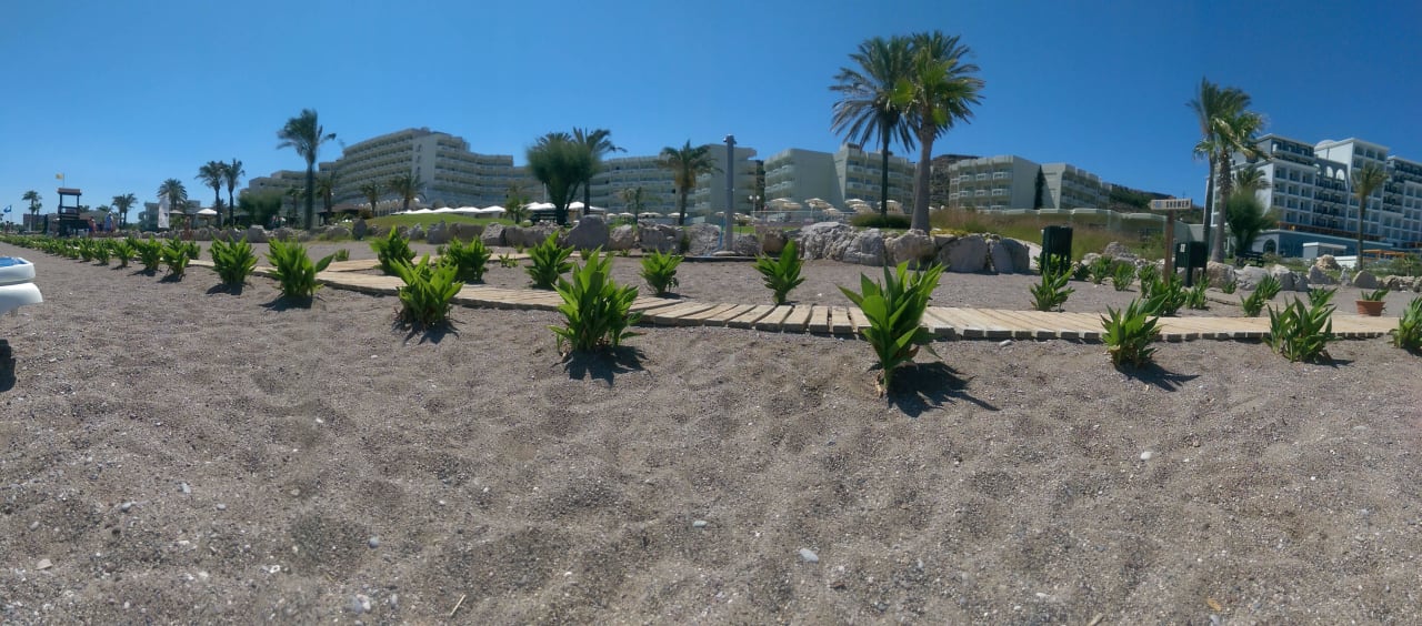 Ausblick vom strand zum hotel Rodos Palladium Leisure & Wellness