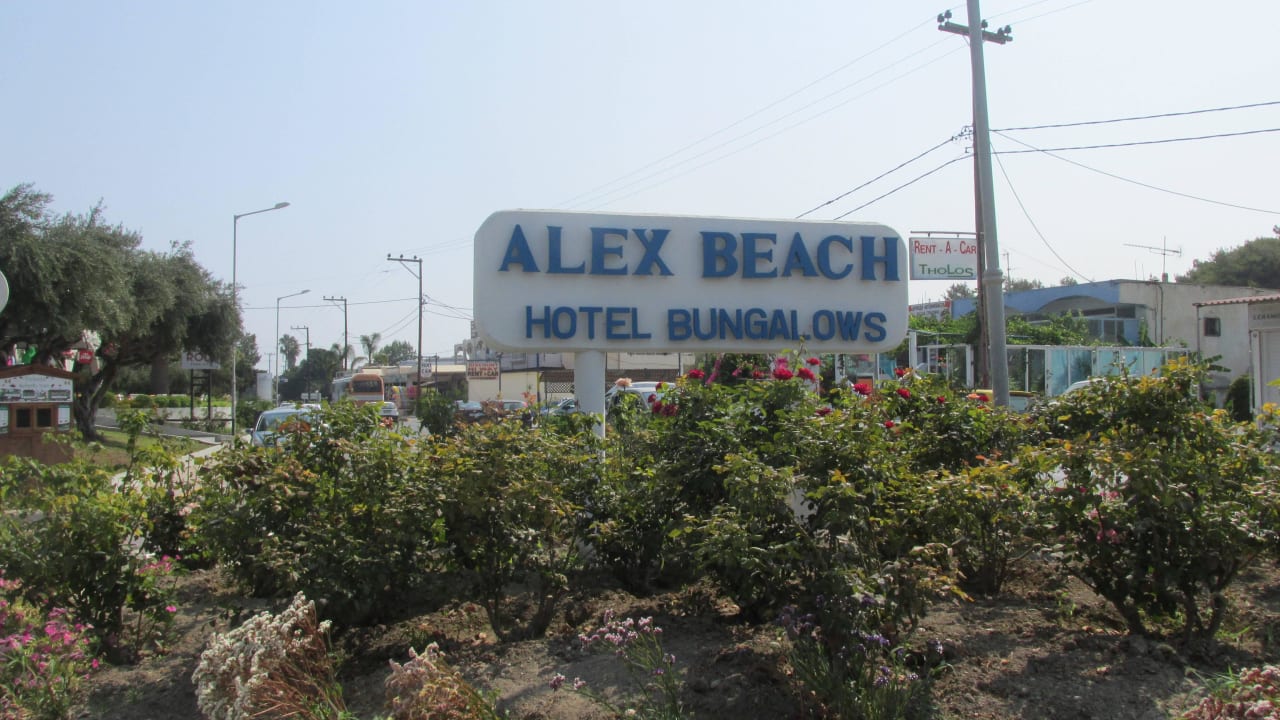 Vorplatz des Hotels TUI KIDS CLUB Alex Beach