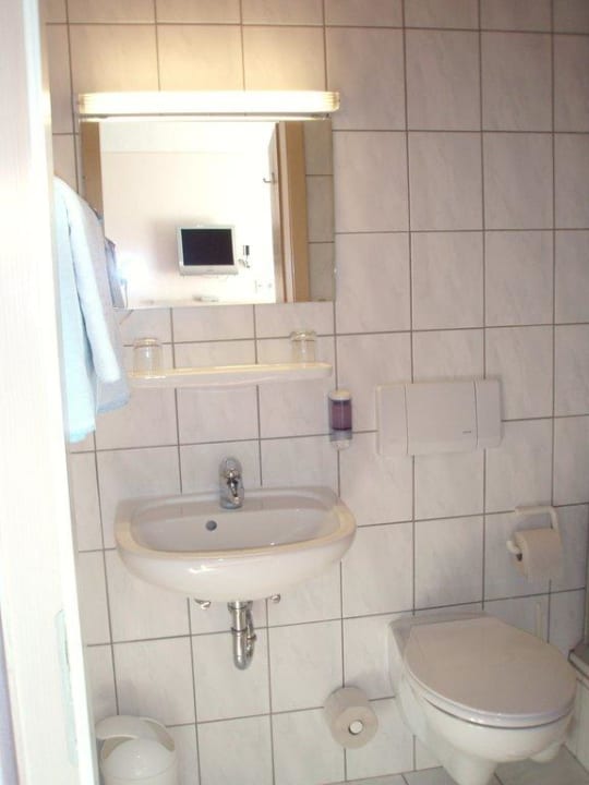 Bad eines Zimmers im 1.Stock Hotel Waldhorn