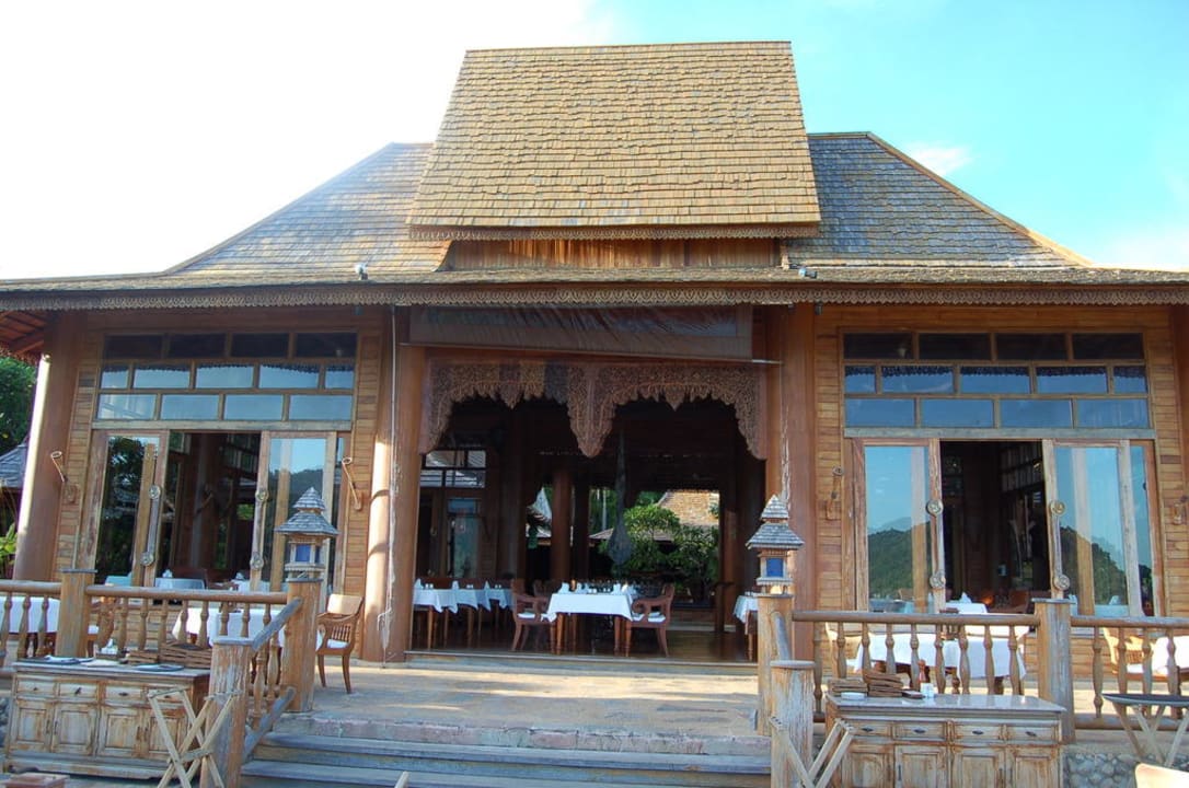 Das Haupt-Restaurant Santhiya Koh Phangan Resort & Spa